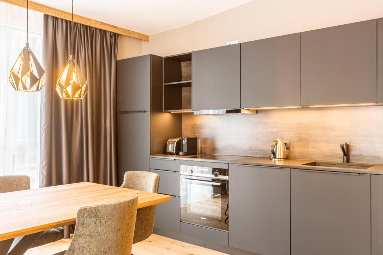 Zillertal Suites Fuegen By Alps Resorts Exterior photo