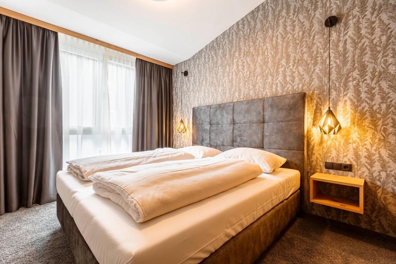 Zillertal Suites Fuegen By Alps Resorts Exterior photo